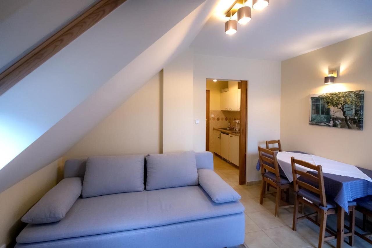 Ozkut Apartmanhaz Olmod Exterior photo