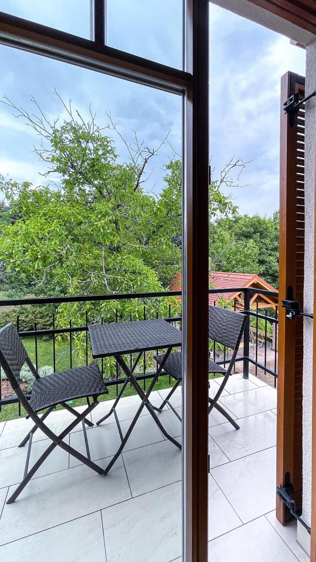 Ozkut Apartmanhaz Olmod Exterior photo